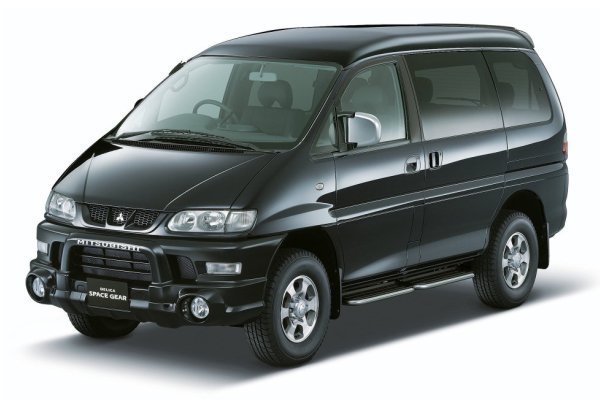 Mitsubishi Delica Space Gear Tyre