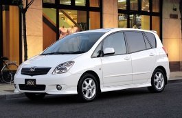 Toyota Corolla Spacio Tyre