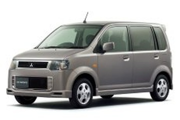 EKスポーツ 三菱 eKスポーツ - 各年式と世代のリム仕様、タイヤ仕様、PCD