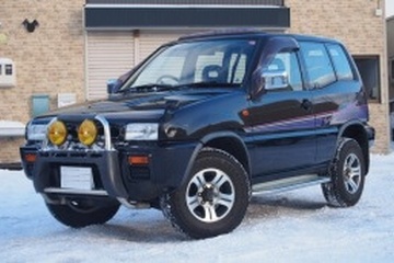 1995 日産 ミストラル - ホイール＆タイヤサイズ、PCD、オフセット