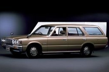 1981 トヨタ クラウン - ホイール＆タイヤサイズ、PCD、オフセット
