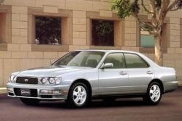 日産 グロリア X (Y33) [1995 .. 1999] - ホイール＆タイヤサイズ、PCD