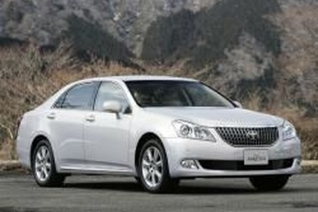 たぉマジェスタ 2013 トヨタ クラウン マジェスタ - ホイール＆タイヤサイズ、PCD