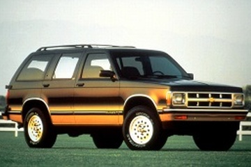 シボレー S10ブレイザー - 各年式と世代のリム仕様、タイヤ仕様、PCD