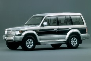 1998 Mitsubishi Montero - Wheel & Tire Sizes, PCD, Offset and Rims