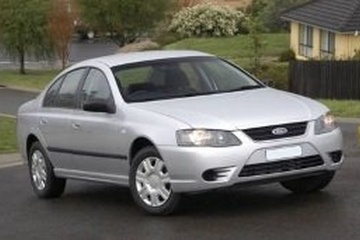 フォード ファルコン - 各年式と世代のリム仕様、タイヤ仕様、PCD