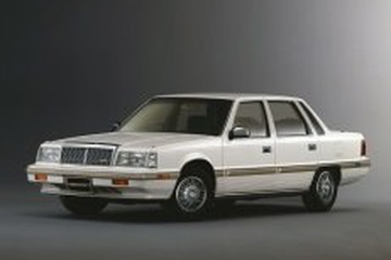 1992年式三菱 デボネアV — ホイール・タイヤサイズ、PCD、オフセット