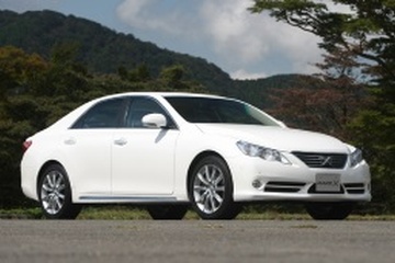 2011 Toyota Mark X - Wheel & Tire Sizes, PCD, Offset and Rims specs ...
