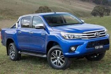 2018年式トヨタ ハイラックス・レボ — ホイール・タイヤサイズ、PCD