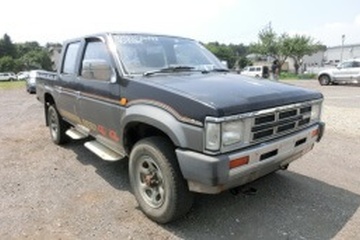 日産 ダットサン D21 [1989 .. 1992] - ホイール＆タイヤサイズ、PCD