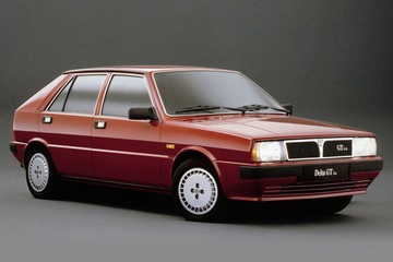 1994年式ランチア デルタ — ホイール・タイヤサイズ、PCD、オフセット
