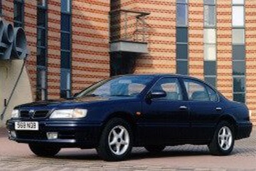 日産 マキシマ IV (A32) (1995–2000) — ホイール・タイヤサイズ、PCD