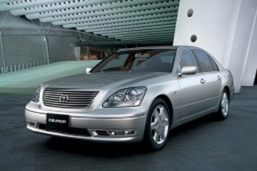 トヨタ セルシオ III (F30) [2000 .. 2006] - ホイール＆タイヤサイズ