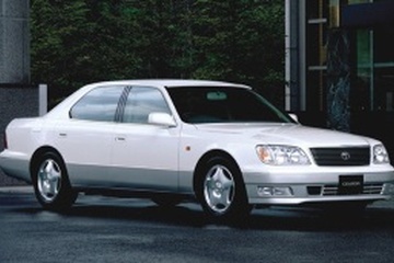 1997 トヨタ セルシオ - ホイール＆タイヤサイズ、PCD、オフセット