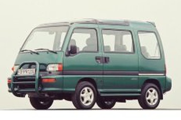 スバル ドミンゴ - 各年式と世代のリム仕様、タイヤ仕様、PCD