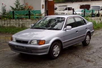 1995 トヨタ コルサ - ホイール＆タイヤサイズ、PCD、オフセット
