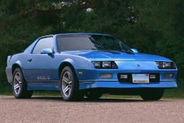 1990 シボレー カマロ - ホイール＆タイヤサイズ、PCD、オフセット